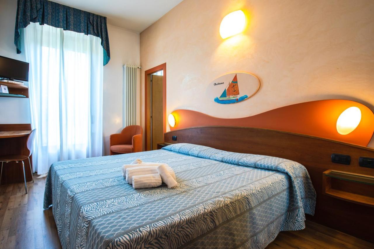 צ'סנטיקו Miramare Hotel Ristorante Convegni מראה חיצוני תמונה