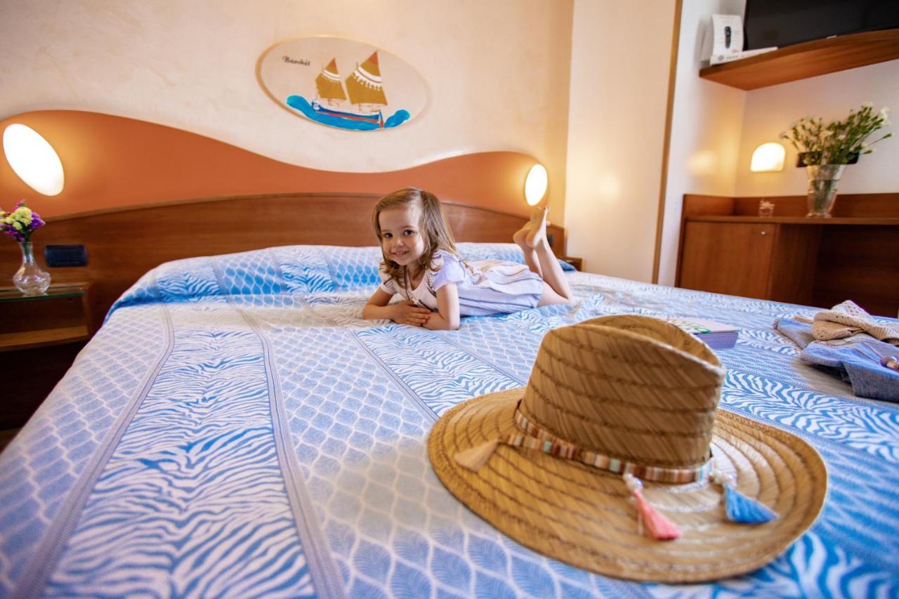 צ'סנטיקו Miramare Hotel Ristorante Convegni מראה חיצוני תמונה