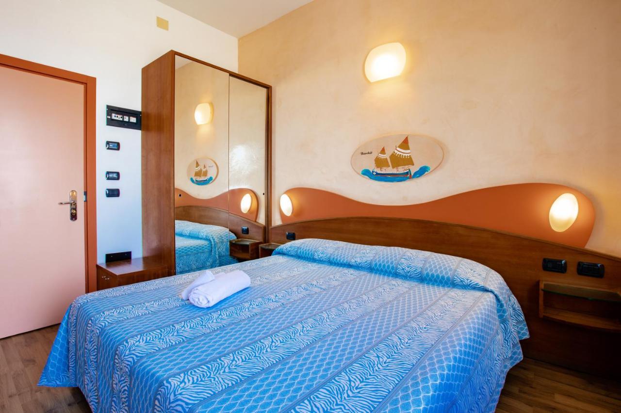 צ'סנטיקו Miramare Hotel Ristorante Convegni מראה חיצוני תמונה