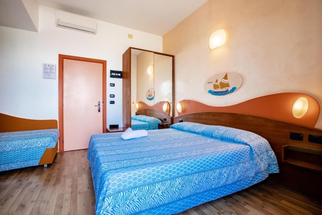 צ'סנטיקו Miramare Hotel Ristorante Convegni מראה חיצוני תמונה