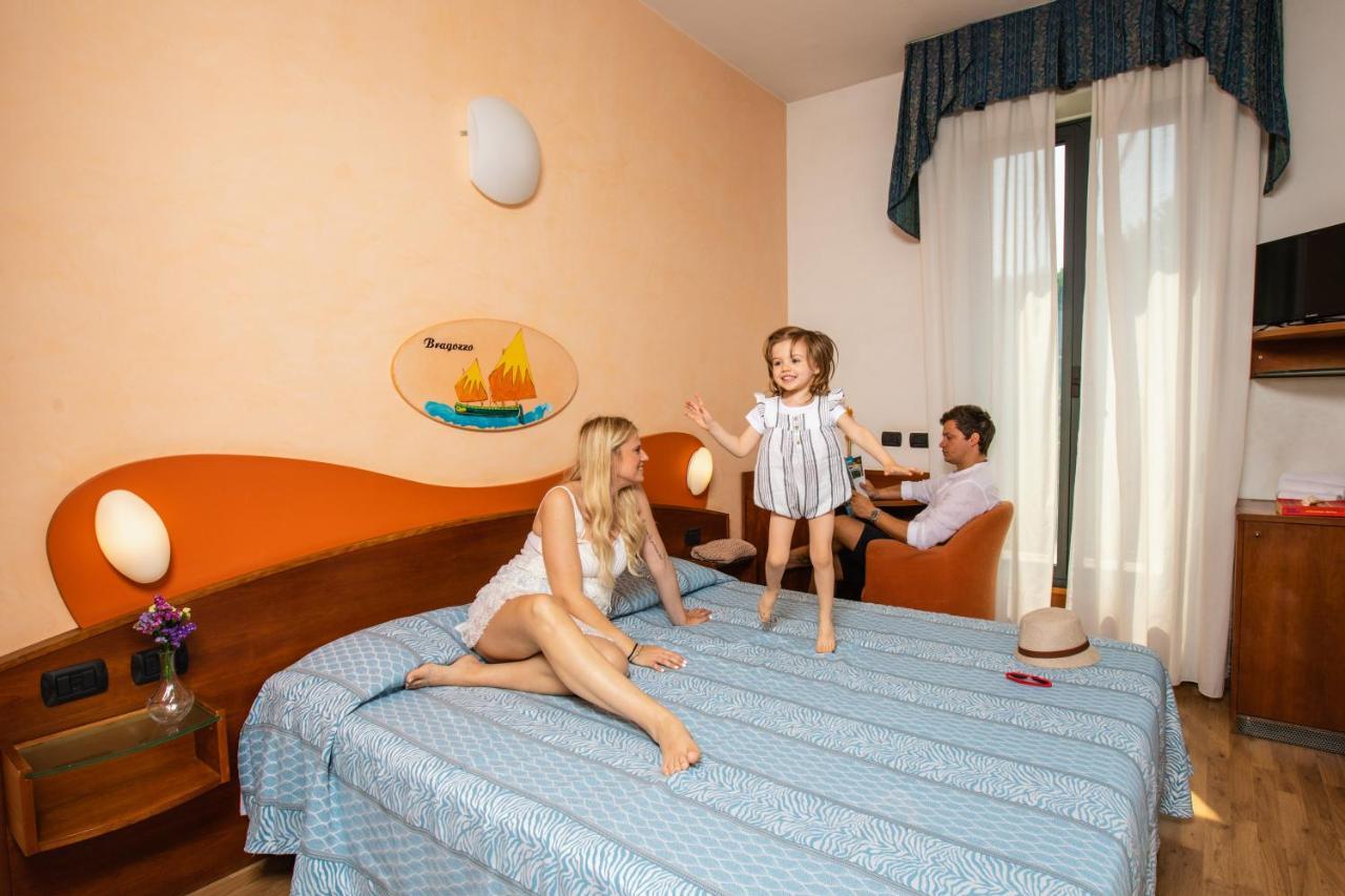 צ'סנטיקו Miramare Hotel Ristorante Convegni מראה חיצוני תמונה