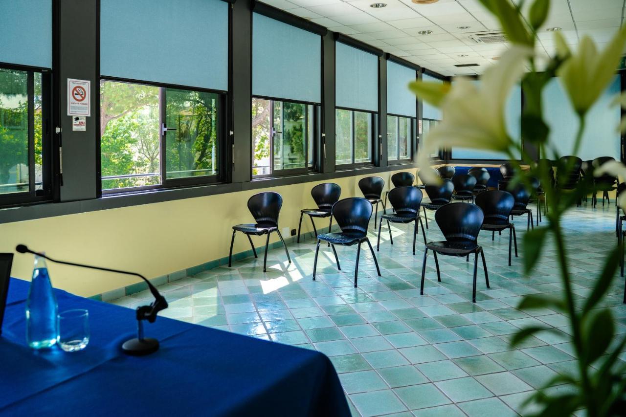 צ'סנטיקו Miramare Hotel Ristorante Convegni מראה חיצוני תמונה