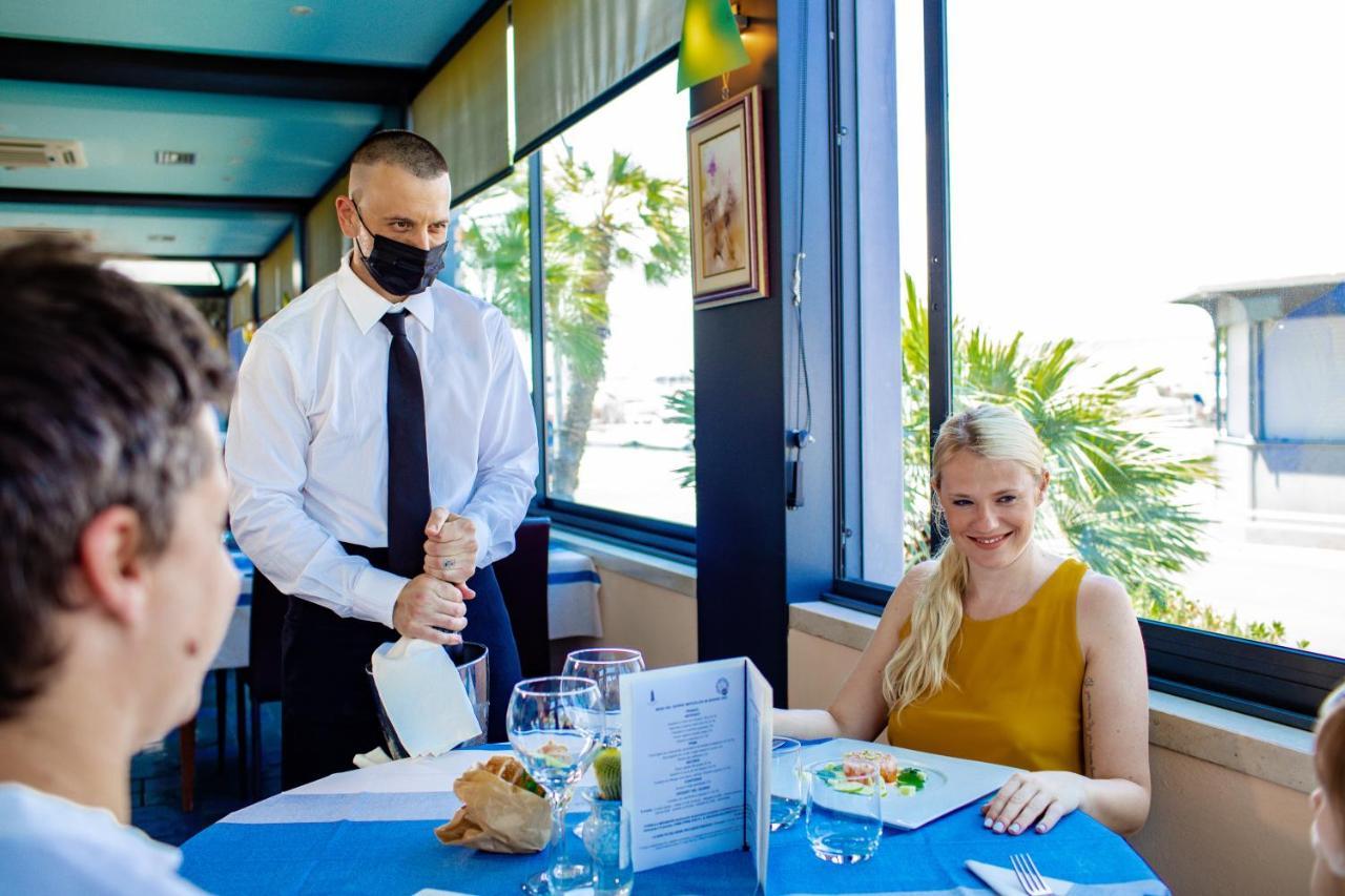 צ'סנטיקו Miramare Hotel Ristorante Convegni מראה חיצוני תמונה