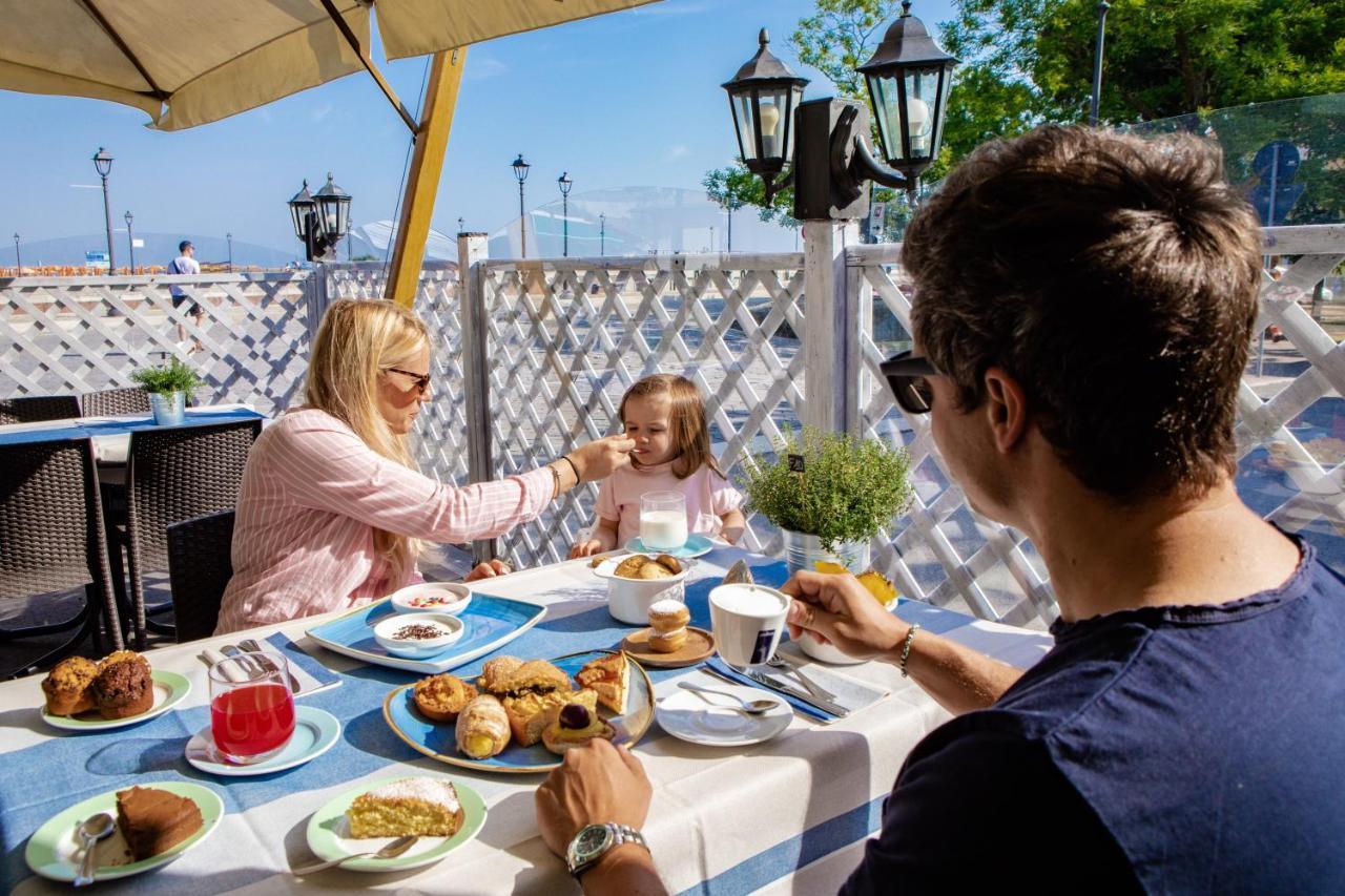 צ'סנטיקו Miramare Hotel Ristorante Convegni מראה חיצוני תמונה
