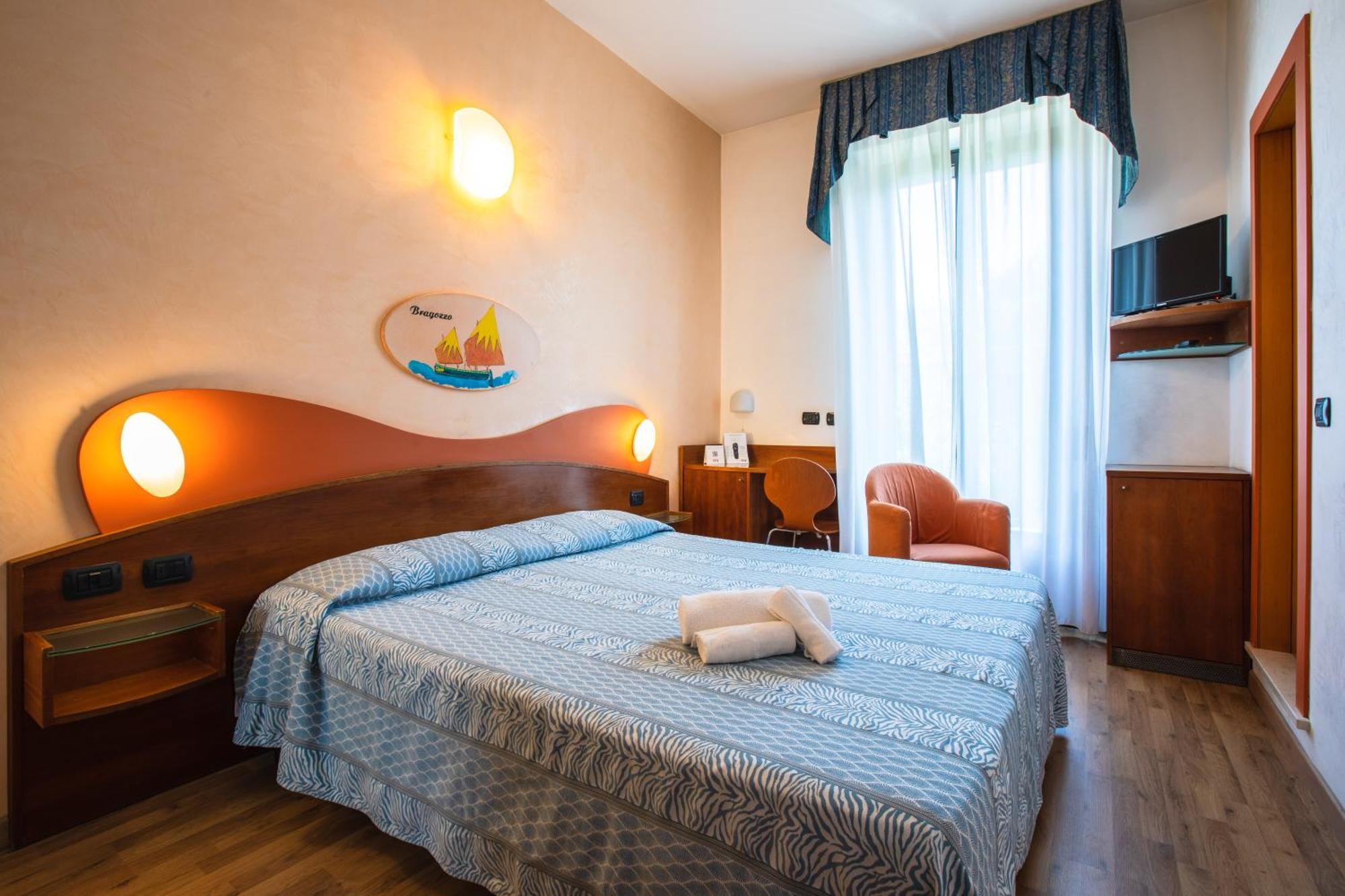 צ'סנטיקו Miramare Hotel Ristorante Convegni מראה חיצוני תמונה